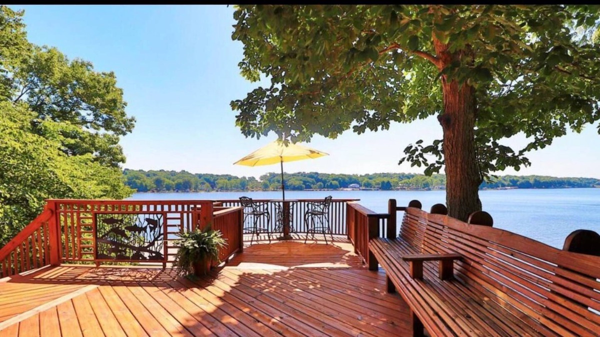 Monticello Cottage | 2BD Lakefront Freeman Cottage: Swimming, Boat Dock & Fire pit, and Amazing Views