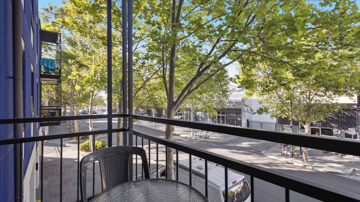 Northbridge Apartment | 2BDR 1BTH 1PRK - Northbridge Magic!