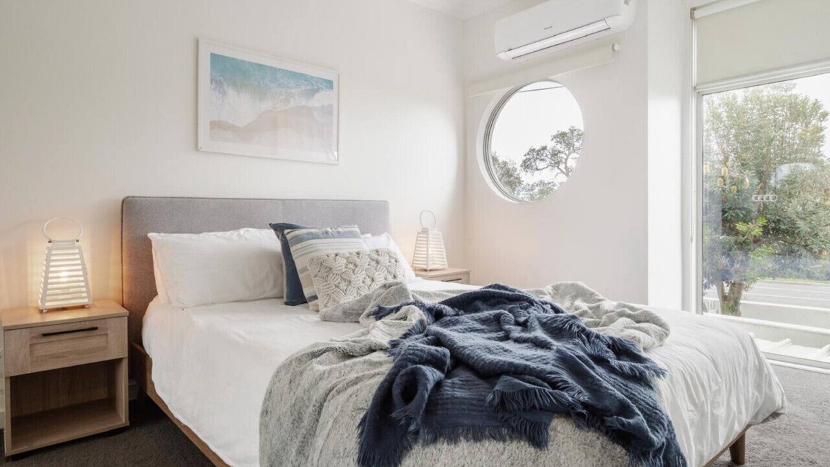 Seaford House | 2Bdrm Beachside Town House with Ocean Views
