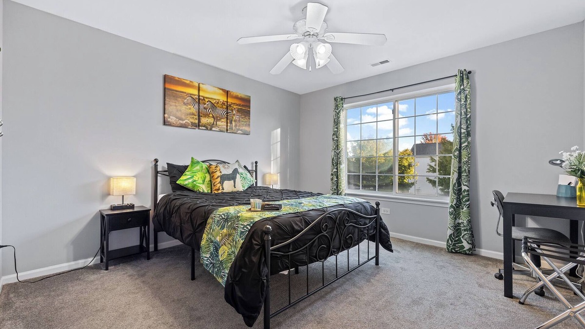 Montgomery House | 2bdrms/1.5bath-5beds/Quiet/Laundry/Jungle Theme/FREE Wifi/Sleep6