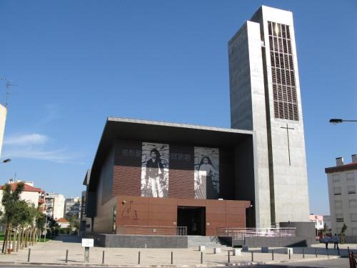Alverca do Ribatejo Apartment | 2Bed 15km Lisbon - Wifi, Ac, Parking