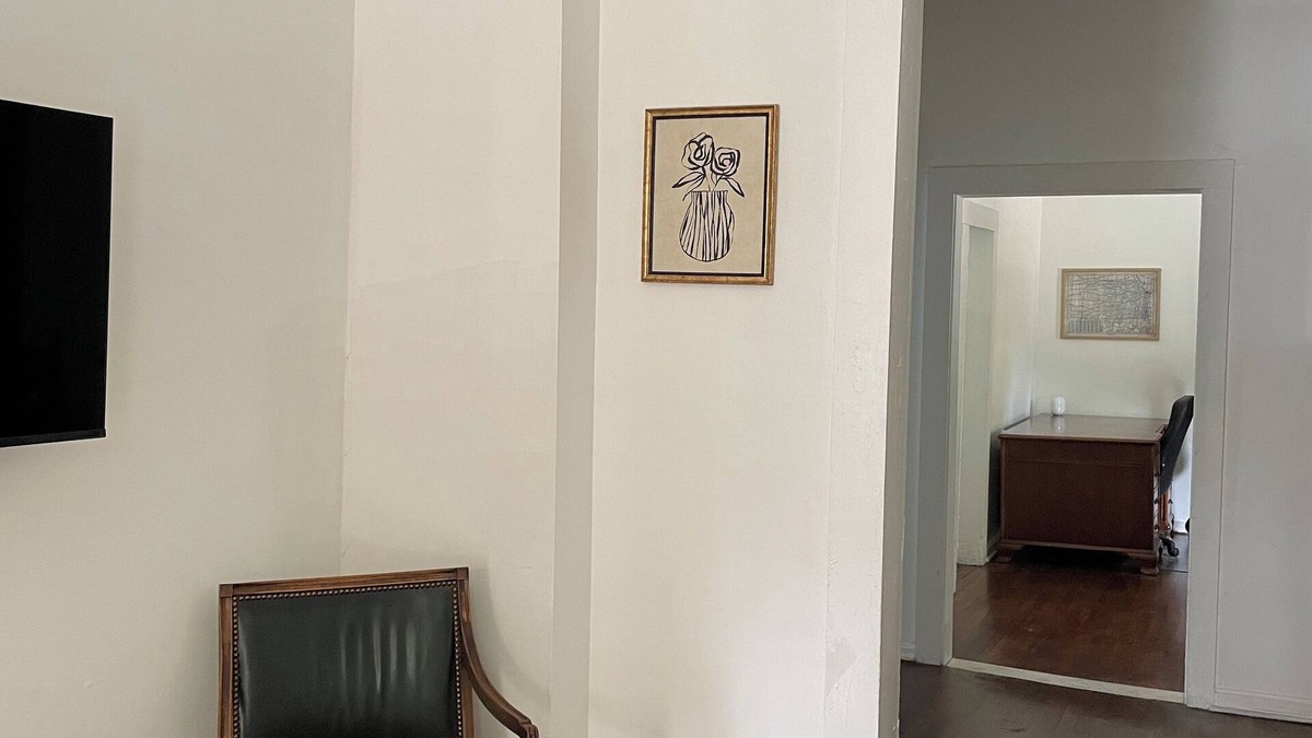 Rosedale House | 2Bed 1Bath 1930s KC Home off I-35 ~ Walking Distance to Coffee & Breakfast
