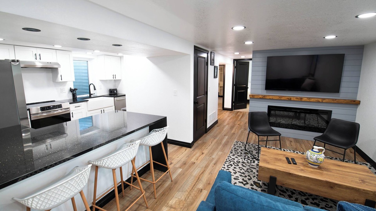 West Westminster Apartment | 2Bed/1Bath Guest suite 20min from Boulder/Denver