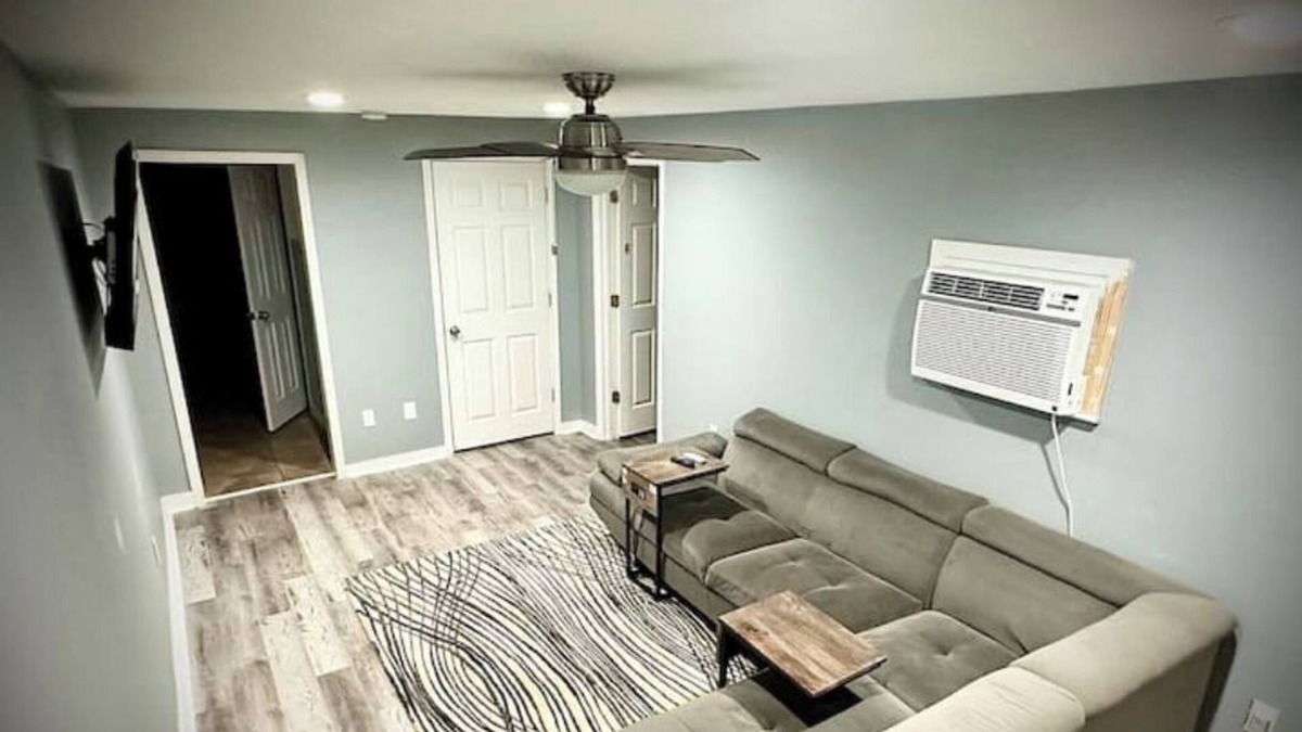 Bay City Apartment | 2Bed, 1Bath - Urban Retreat New!