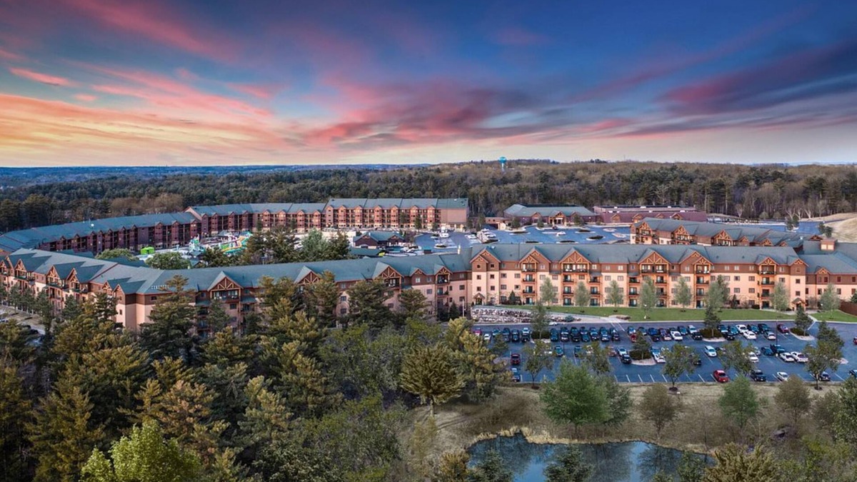 Lake Delton Resort | 2Bed/2Bath Deluxe Suite in our Dells Resort w/Access to Wilderness Territory!