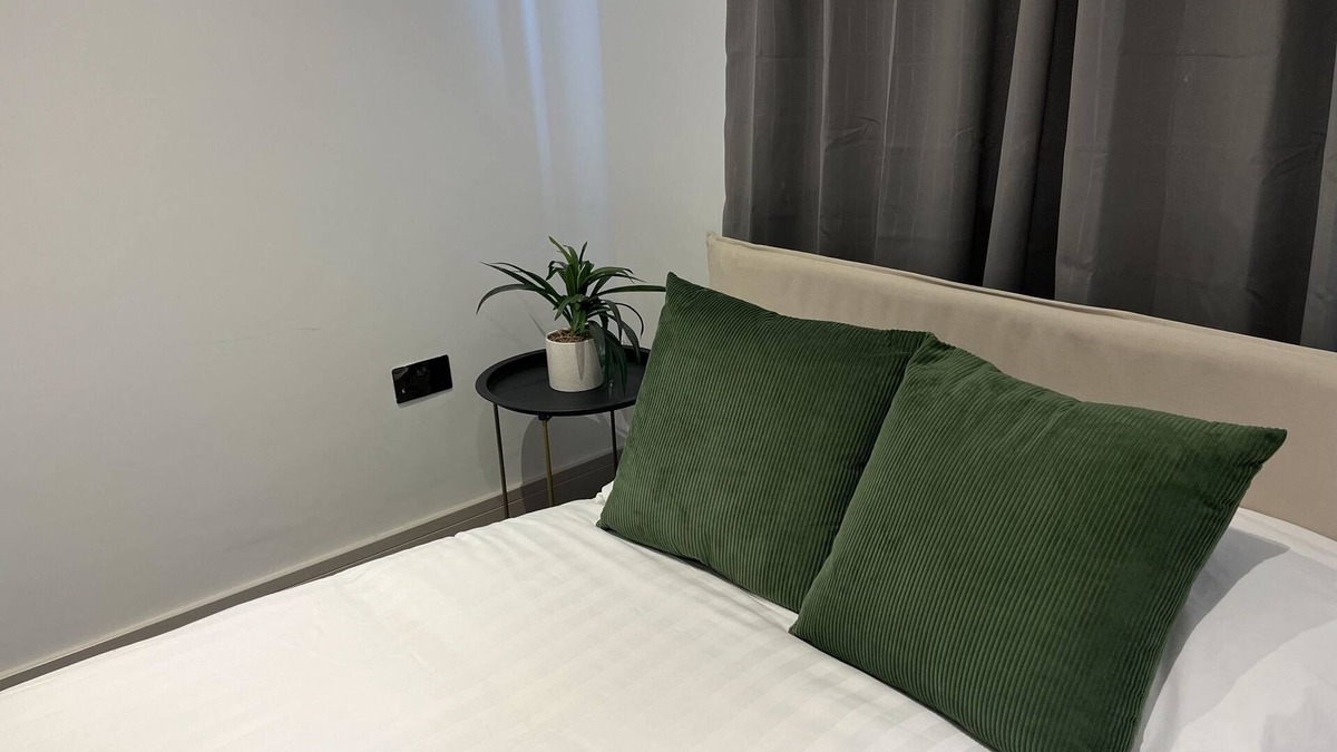 South Benfleet Apartment | 2Bed Apt Benfleet - FamilyFriendly - FreeParking