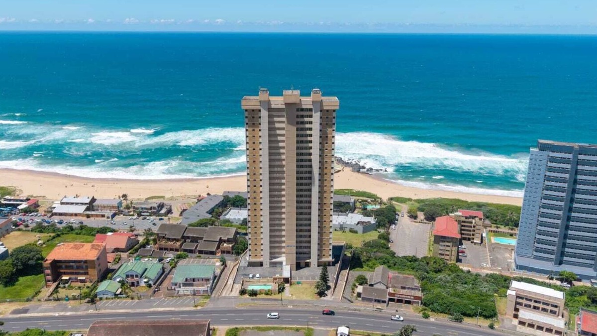 Kingsborough Apartment | 2BEDRM AWARD WINNING 4 SLEEPER SEAFACING APARTMENT 1703 ON HIGH TIDE AMANZIMTOTI