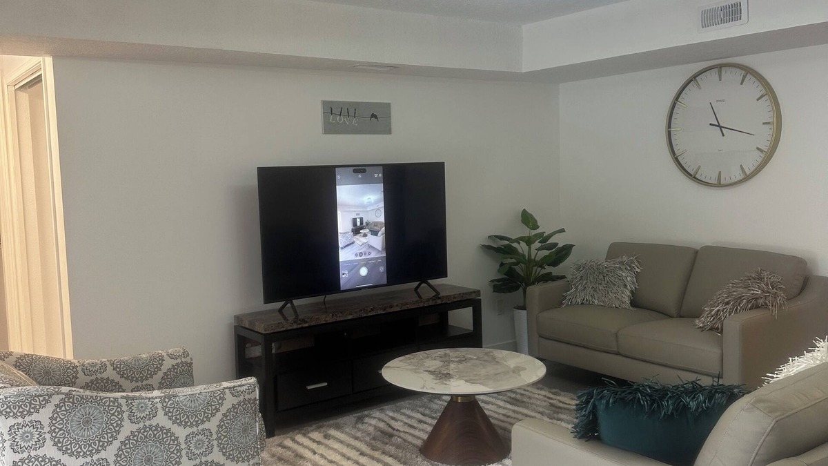 Prince George House | 2Bedroom, 2bed, day light Suite, in a secured environment