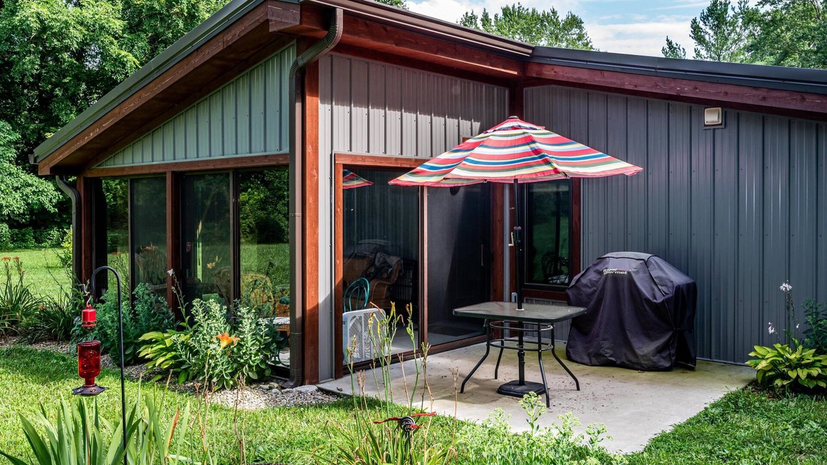 Columbus Cabin | 2BR, 1BA Barnhouse