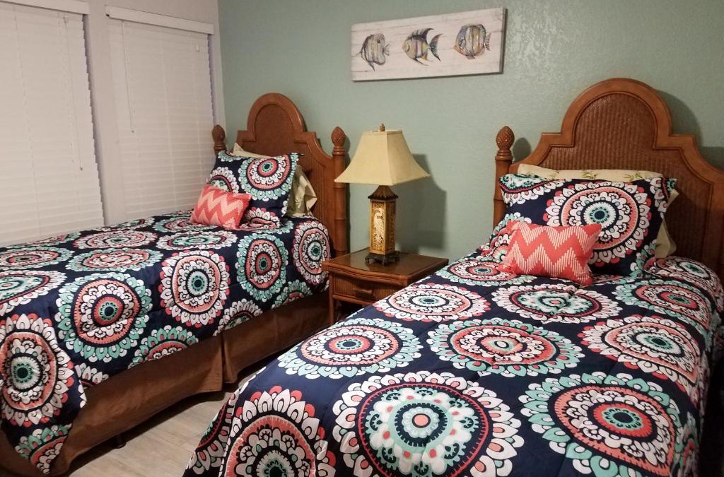 Gulf Gate Estates Apartment | 2BR/1BA Sienna Park Apartment