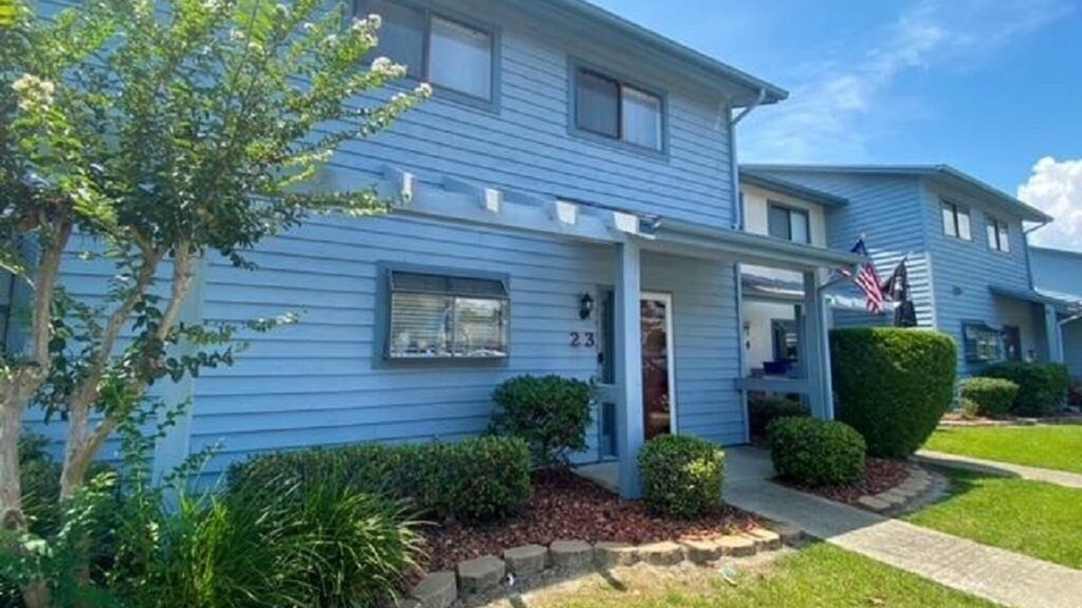 Little River House | 2BR 2 1/2 BA - 10 min. to N. Myrtle Beach Sports Park, Beach & LR Waterfront