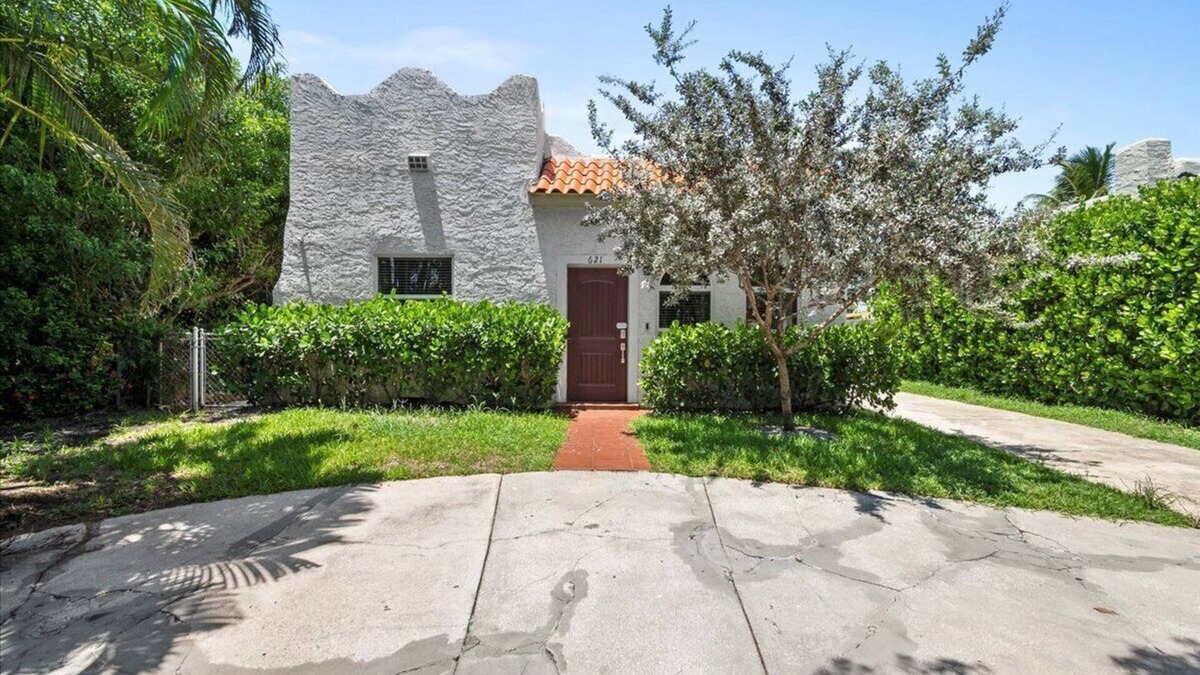Parker Ridge House | 2BR/2BA Cottage - 8 min from Downtown West Palm Beach