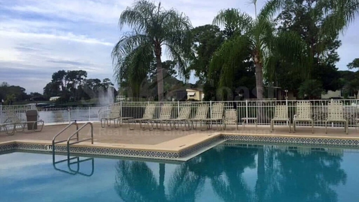 Jacarandas House | 2br 2ba Home in Lake Fairways Country Club