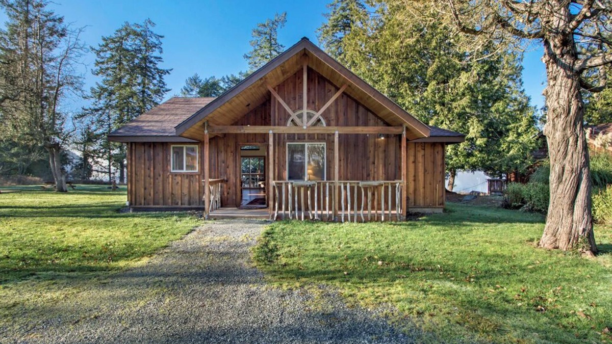 Eastsound Cabin | 2BR 2BA Ocean View Cabin - 1 min walk to world class beach!