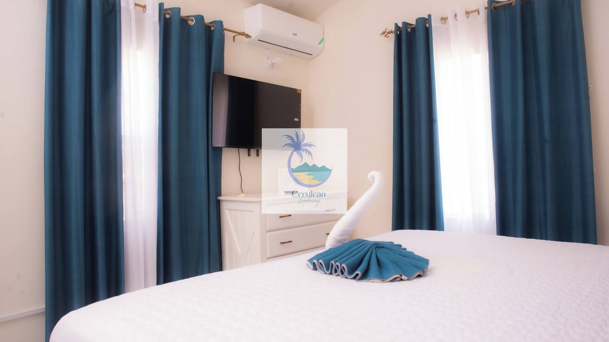 Discovery Bay House | 2br & 2ba Puerto Seco Beach Club VIP Access, 24hr Security , Gated Community