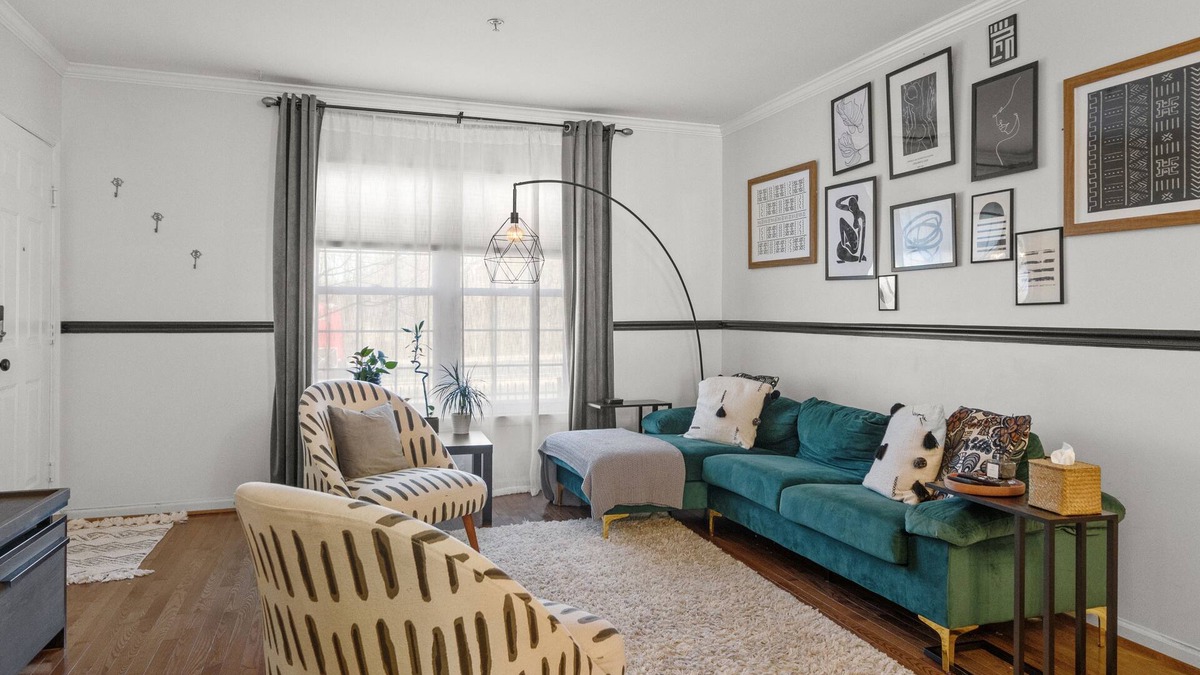 Wheaton Condo | 2BR & 2BA Townhome style condo near Metro station