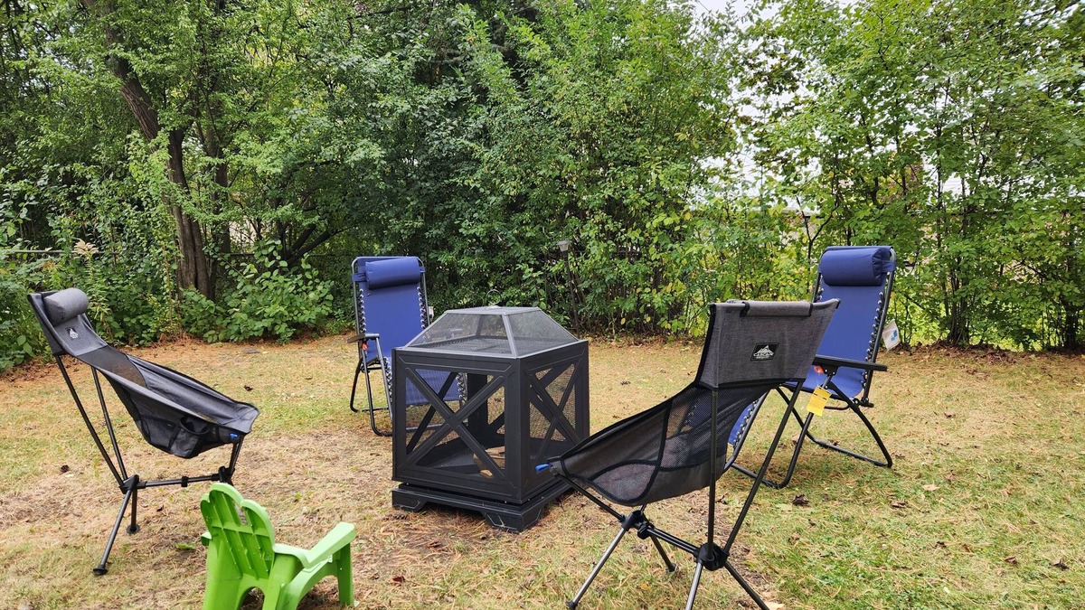 Newtonbrook House | 2BR+2Bath! 2queen beds! Luxurious Large Private Quiet Free Parking & Ultra Clean