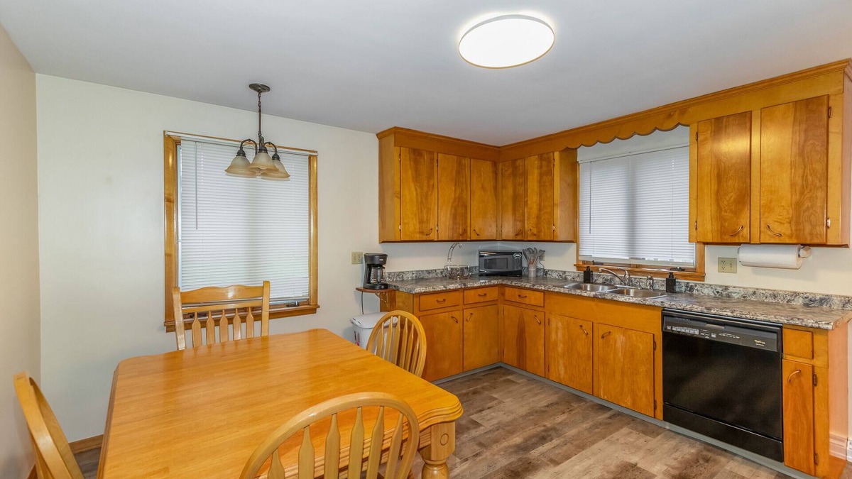 Canton Apartment | 2br 2bath apt with a game room & full bar near HOF!!