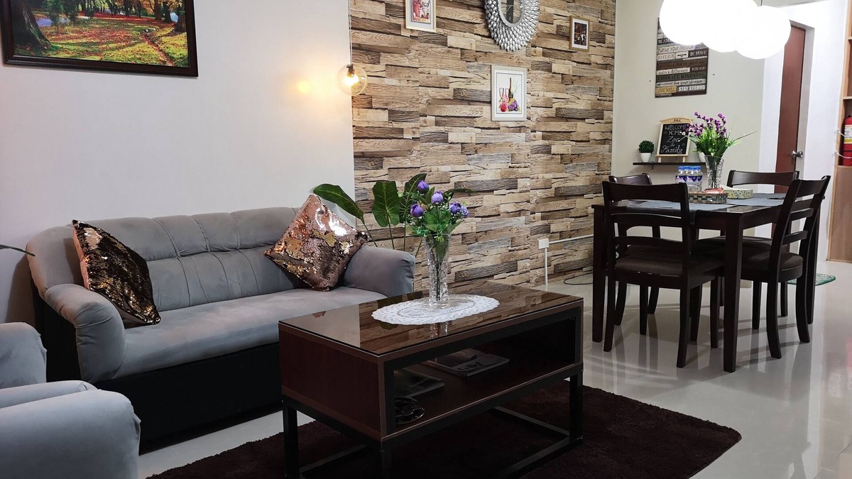 Naga House | 2BR & 2Bath Fully furnished Townhouse near CENTRO Nag