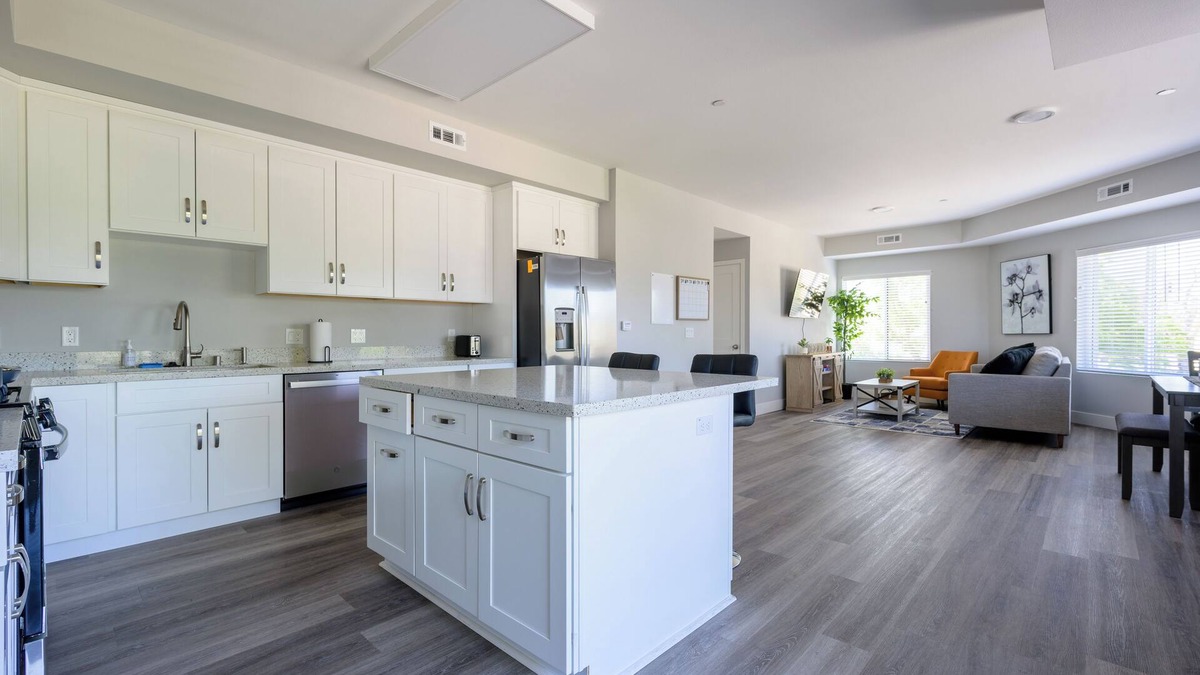 Campbell Apartment | 2BR, 2bth King-sized haven!