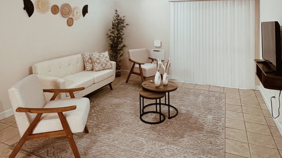 Gainesville Apartment | 2BR Across UF/Shands – Walk to Campus & Hospitals!