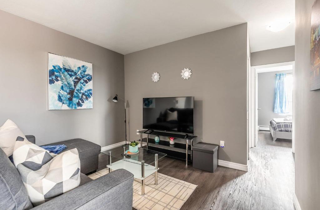 Rosedale Apartment | 2BR Apartment with Netflix - Near DT Hamilton