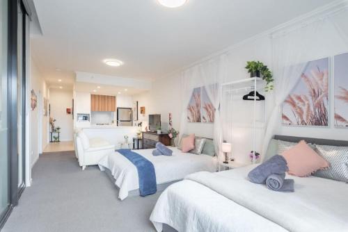 Hurstville Apartment | 2BR Apt in Hurstville 1Min To Train Station Sleep 8