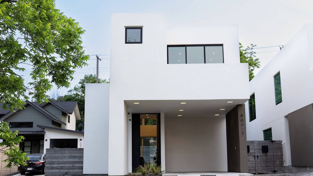 Galindo House | 2BR Austin Oasis: Downtown Views + EV Charging