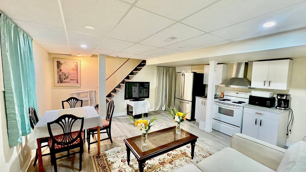 York Regional Municipality Apartment | 2BR Basement Apt in Newmarket