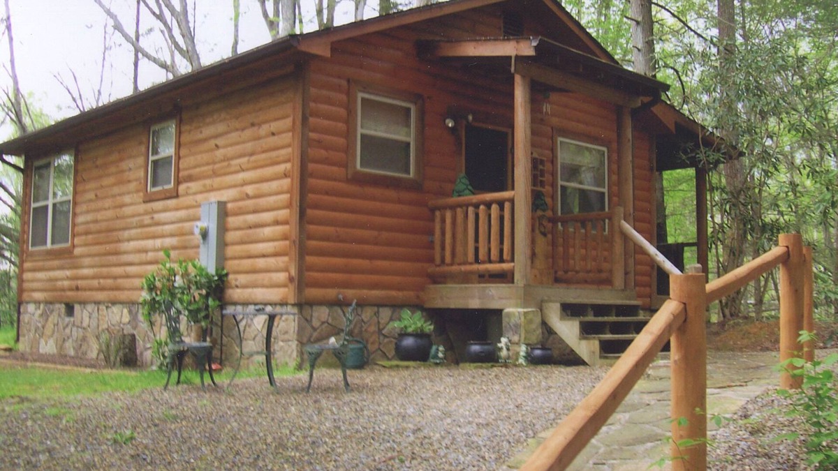 Cosby Cabin | 2BR cabin on Lg Mt creek in the heart of the Great Smoky Mountains National Park