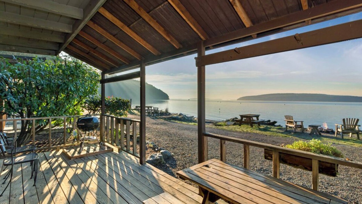 West Beach Cabin | 2BR Cabin on prime walk-out sand and pebble beach!
