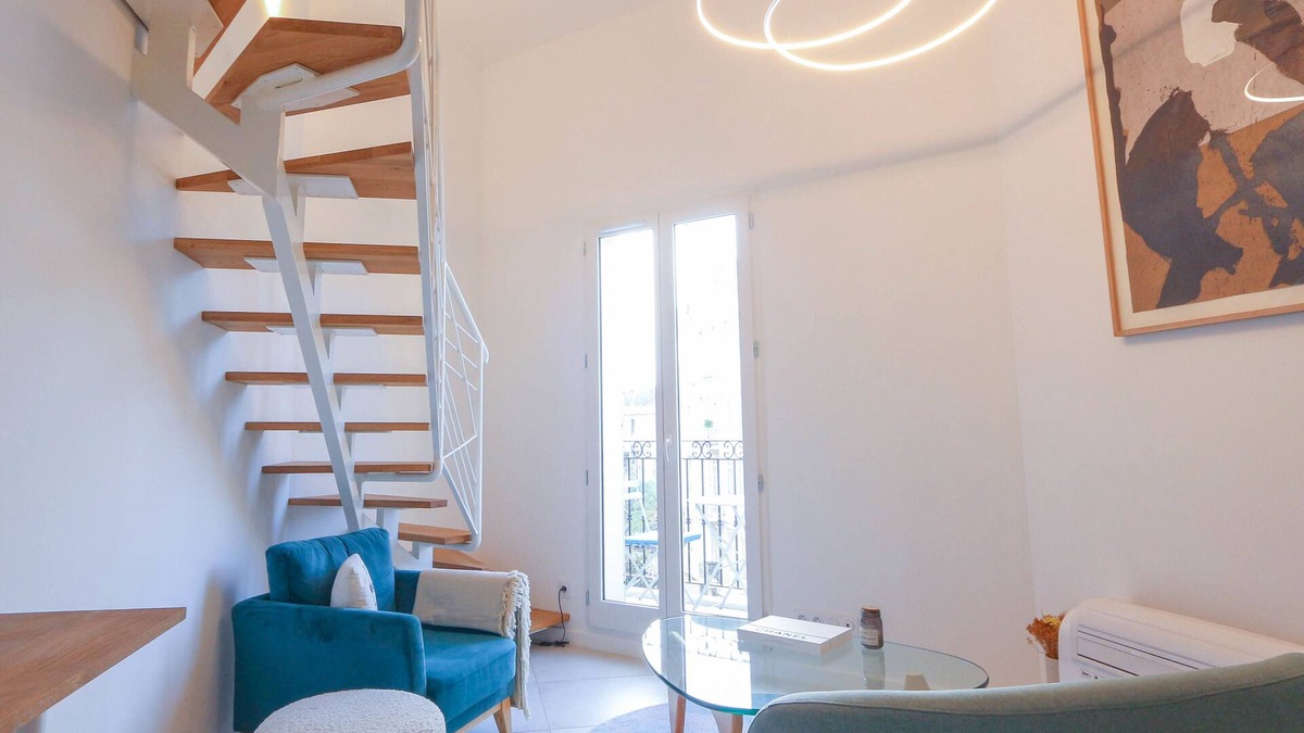 Carnot Apartment | 2BR Close Gare Station AC and Balcony DOWNTOWN CANNES - BENAKEY
