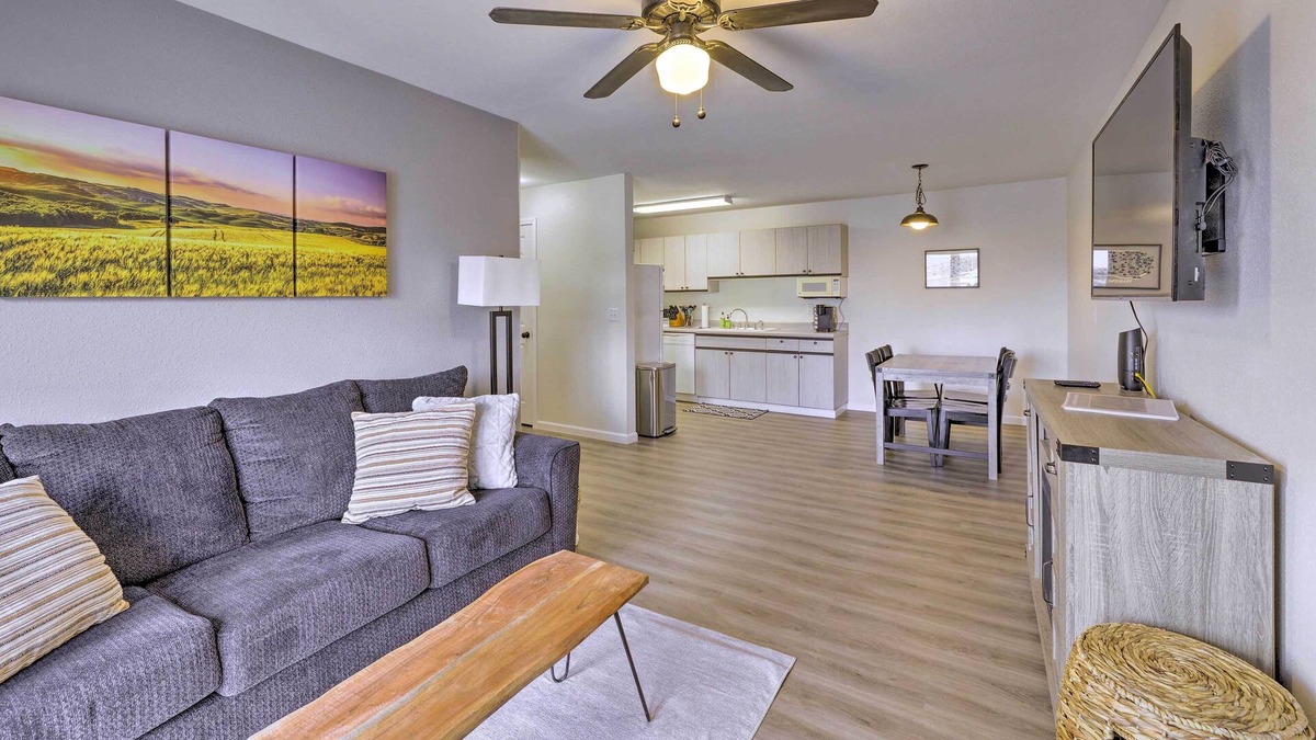 Pullman Condo | 2BR Condo 1 mile from WSU on Bus Line
