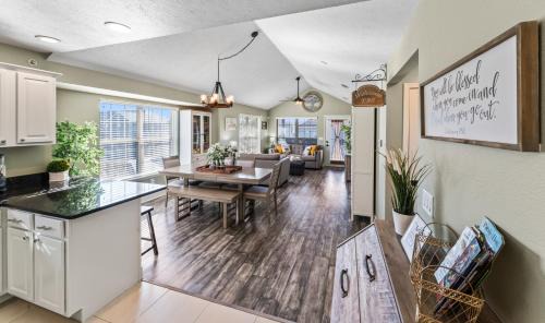 Branson West House | 2BR Condo - Near SDC - 2 Pools - Golf Onsite - FREE TICKETS INCLUDED - SB 9-5