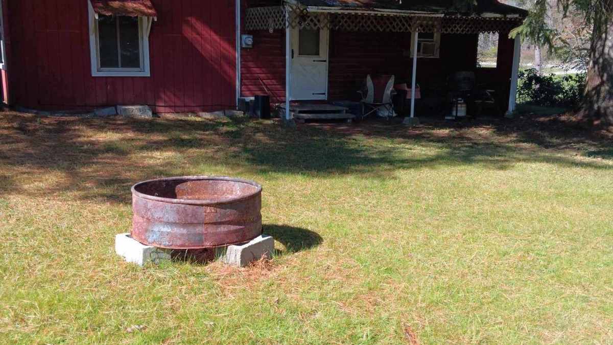 Bradford Cottage | 2br Cottage close to water, huntn, fishn and snowmobiling outside Bradford, Pa.