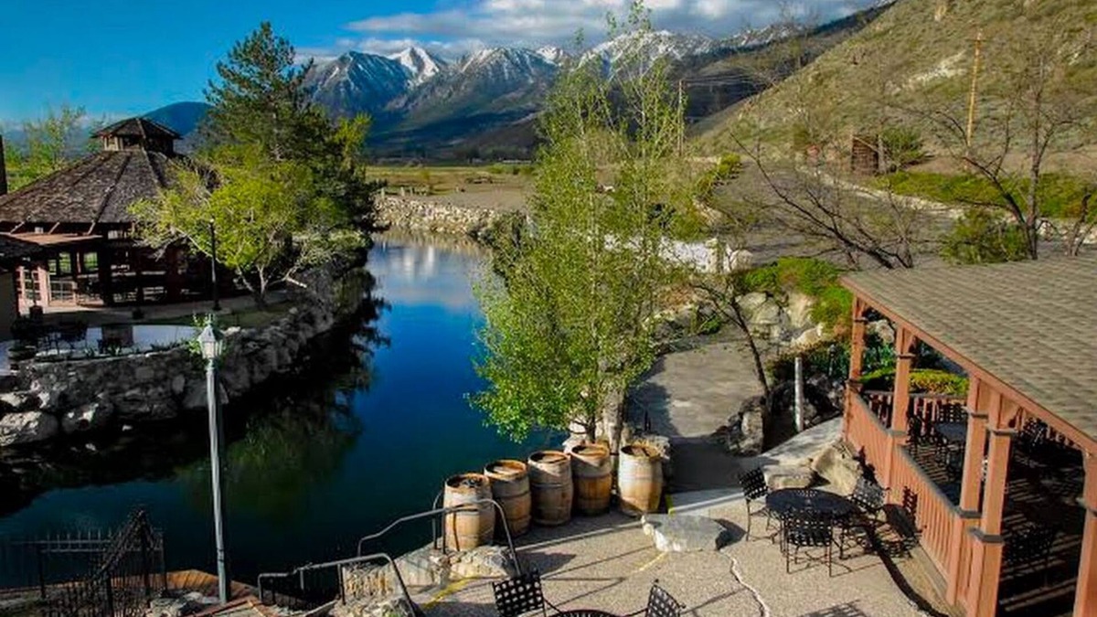 Minden Resort | 2BR DAVID WALLEY'S RESORT WITH HOT SPRING -SLEEPS 6