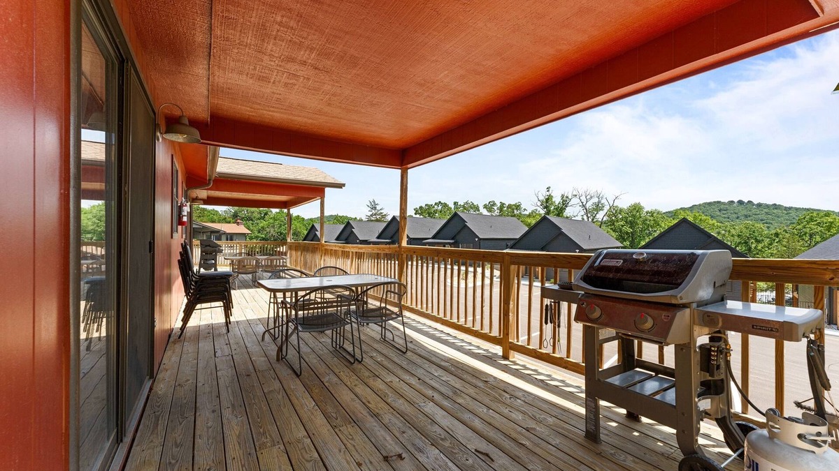 Kimberling City Cabin | 2BR Duplex Cabin w/Community Pool + Boat dock