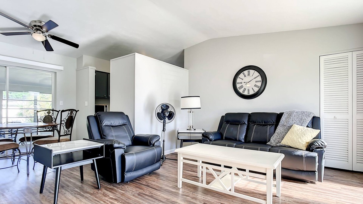 Deltona Lakes House | 2BR Entire Home Close Beach,Parks& Sanford Airport