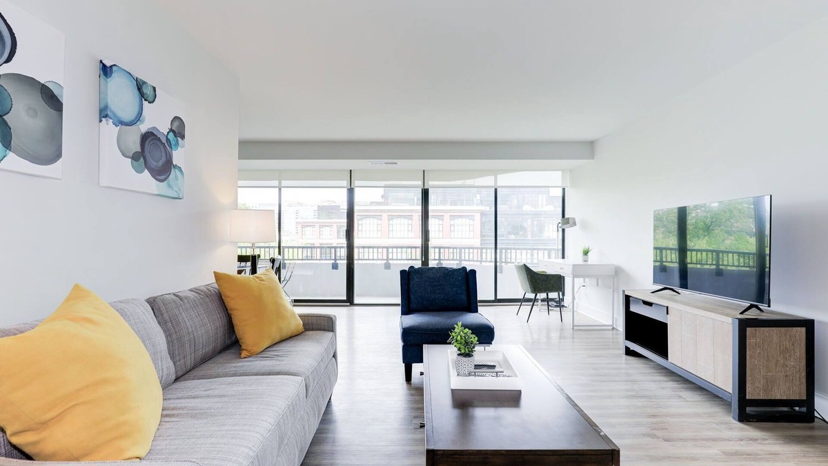 Radnor - Fort Myer Heights Apartment | 2BR Executive Apartment by Envitae