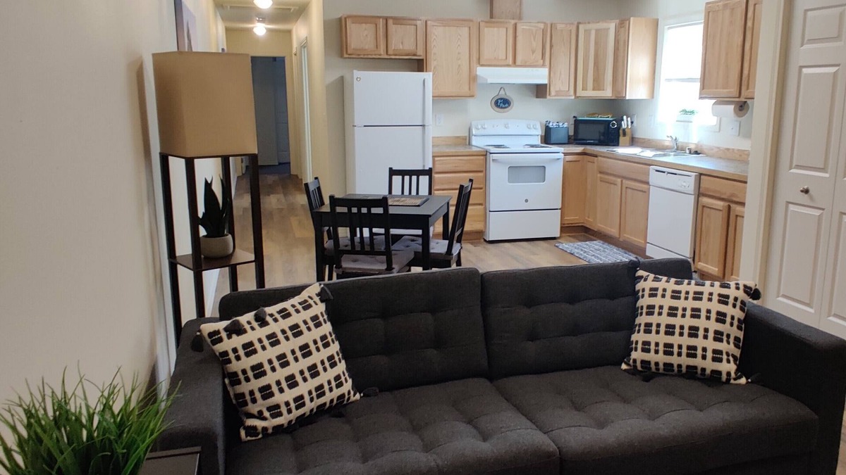 Goldendale Apartment | 2BR Fully Furnished duplex in a quiet neighborhood. Unit 1006