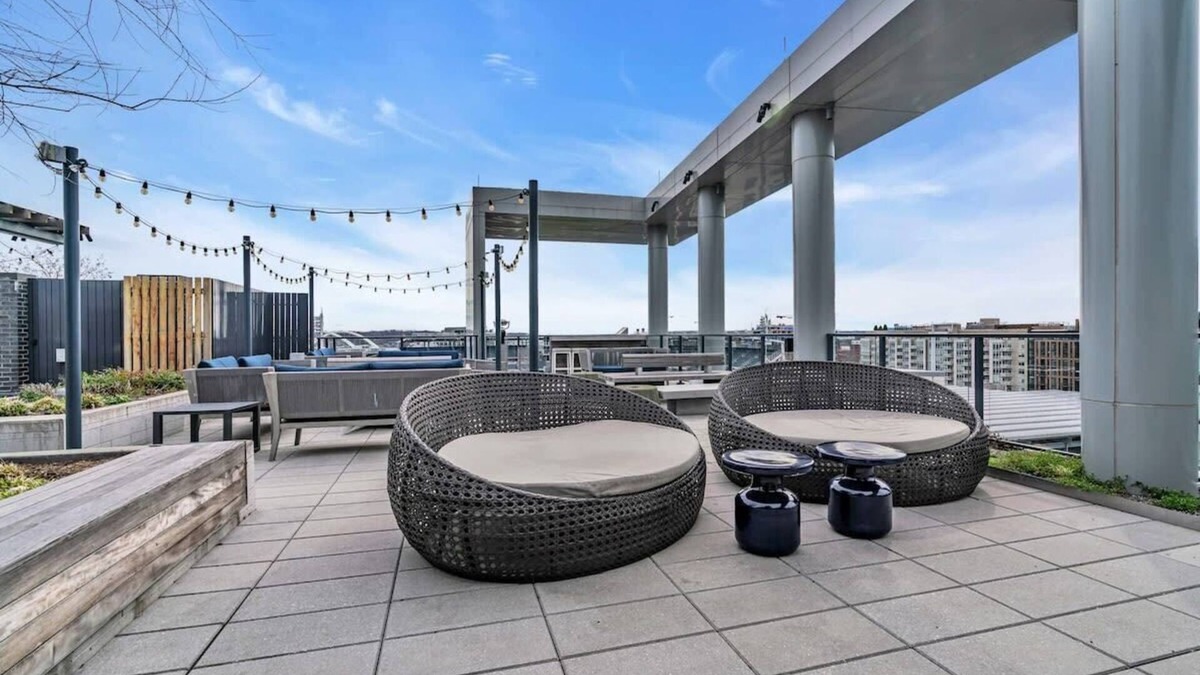 Navy Yard Apartment | 2BR Furnished Apartment Near Nationals Park