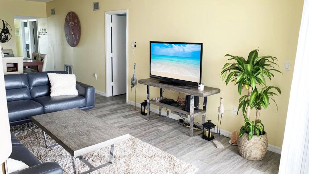Englewood Condo | 2BR Gulf Condo – Balcony, Pool, & Beach Views