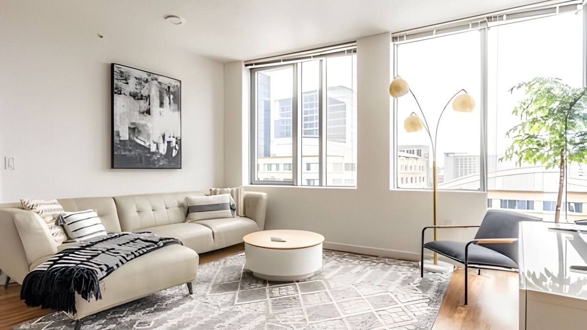 West Bellevue Apartment | 2BR | Gym, Rooftop & Pool | Bellevue | Sophari A