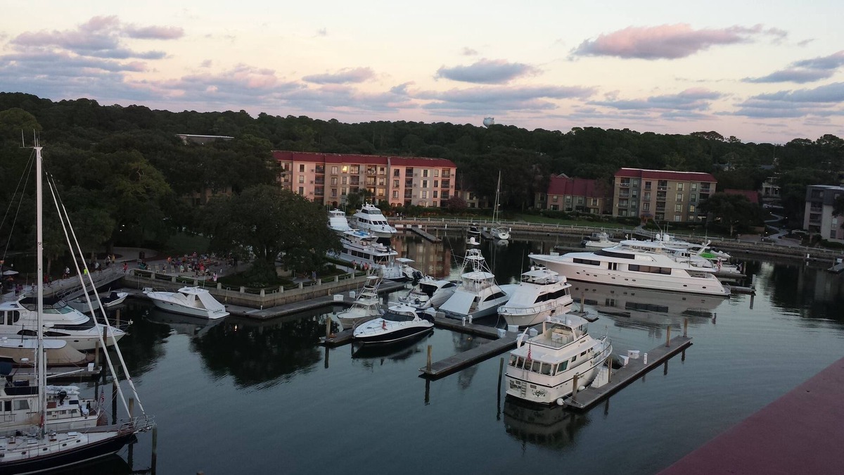 Harbour Town Resort | 2BR Hilton Head Villa (Harbour Town) July 4 getaway for family & friends.