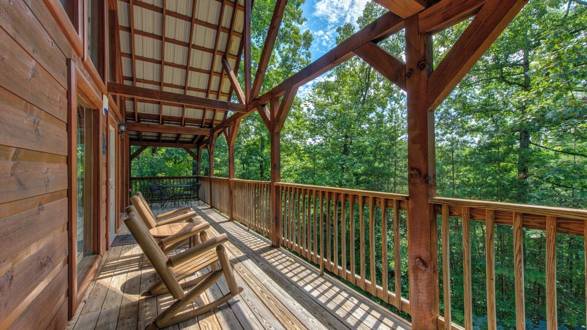 Caton Cabin | 2BR, Hot tub, games, free attraction tickets!