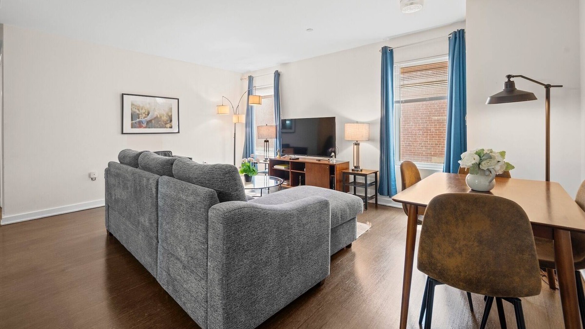 Theatre District Apartment | 2BR in Downtown Boston 1869