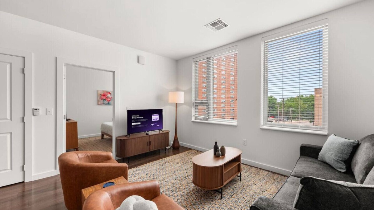 Hough Apartment | 2BR in Heart of Cleveland Near CWRU