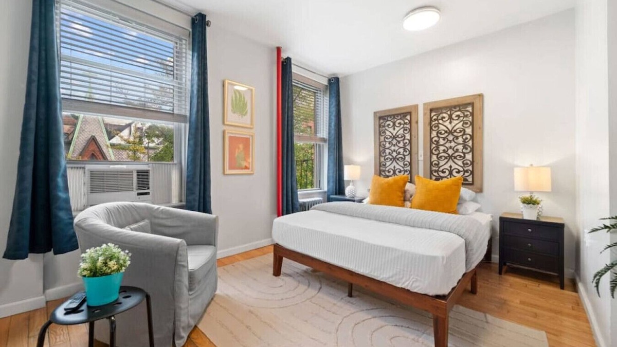 Midtown West Apartment | 2BR In Times Square Near Restaurants