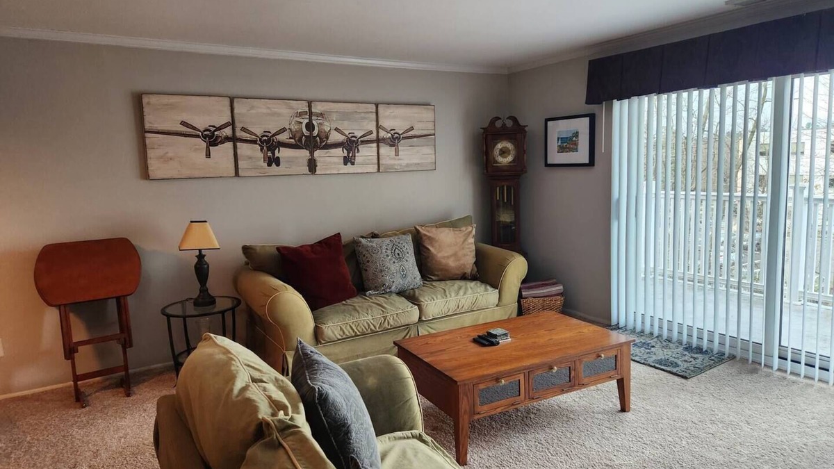 Cheltenham Apartment | 2BR, Long Term Monthly Discount