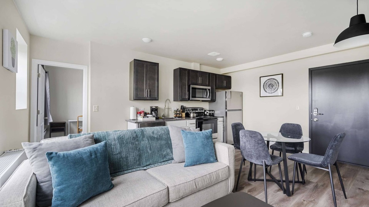 New Center Detroit Apartment | 2BR Luxury Suite Near Henry Ford